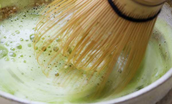whisking best milk for matcha latte